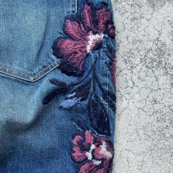 Abercrombie Floral Annie Girlfriend Jeans Embroidered Sz 27/4 short raw hem new - Picture 6 of 8